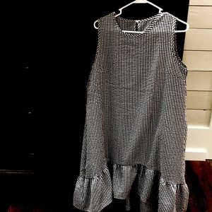 Gingham sleeveless dress